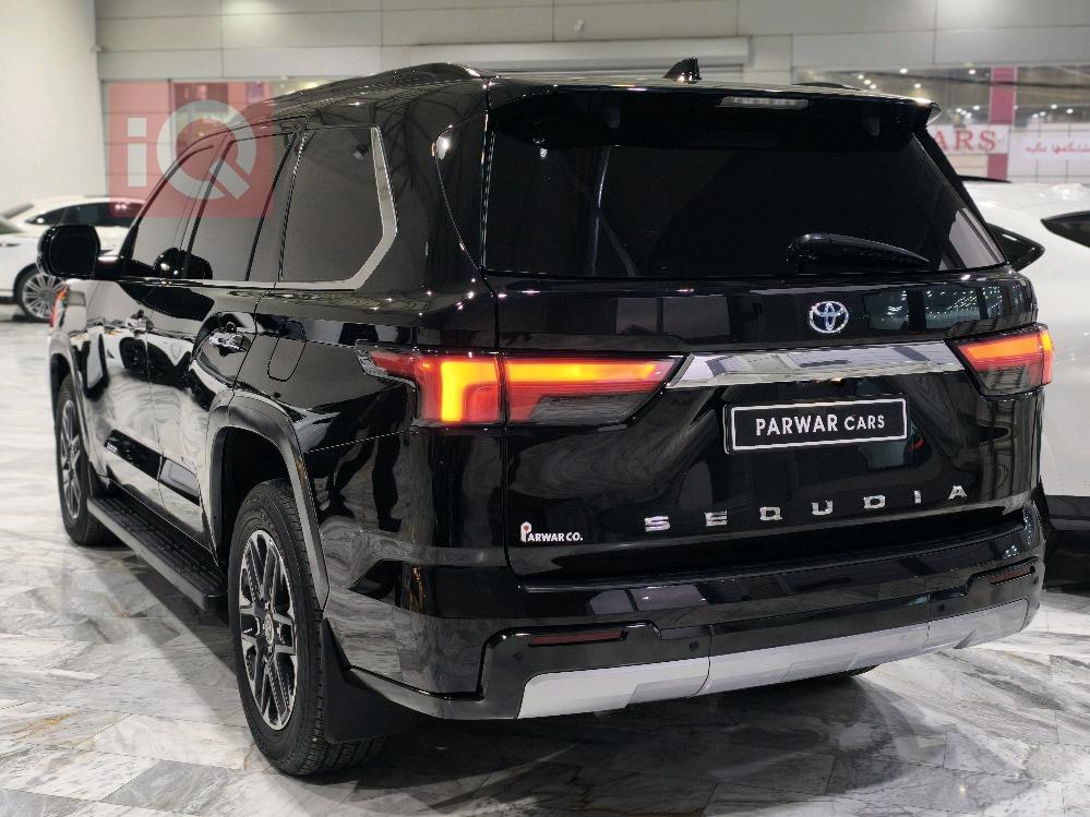 تويوتا سيكويا